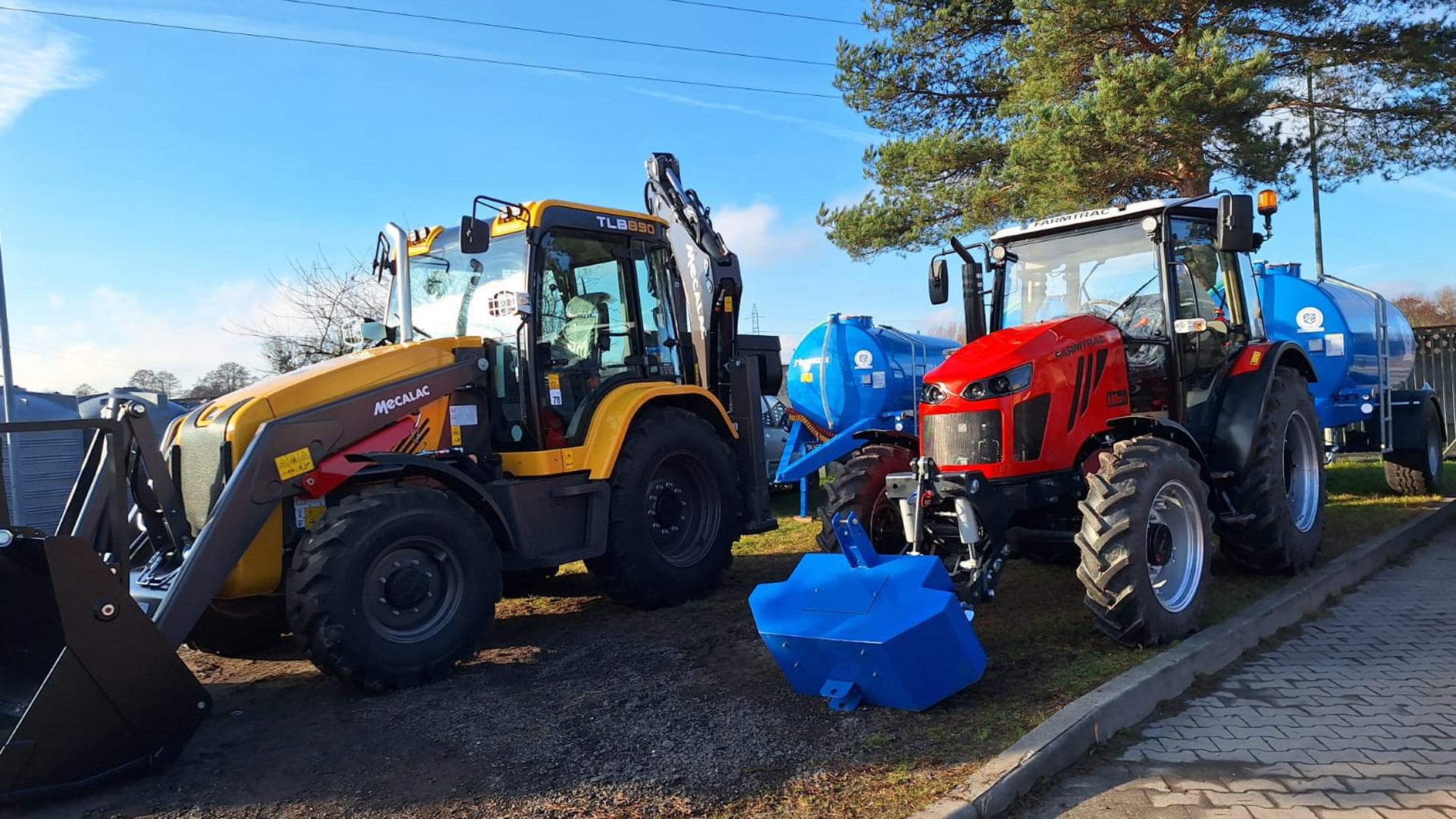 ciągnik i&nbsp;koparka