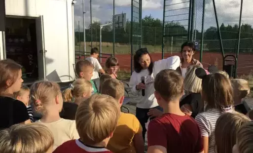 Zdjęcie do Rodzinny Piknik na Orliku w Sączowie &ndash; radość, ruch i wsp&oacute;lna zabawa